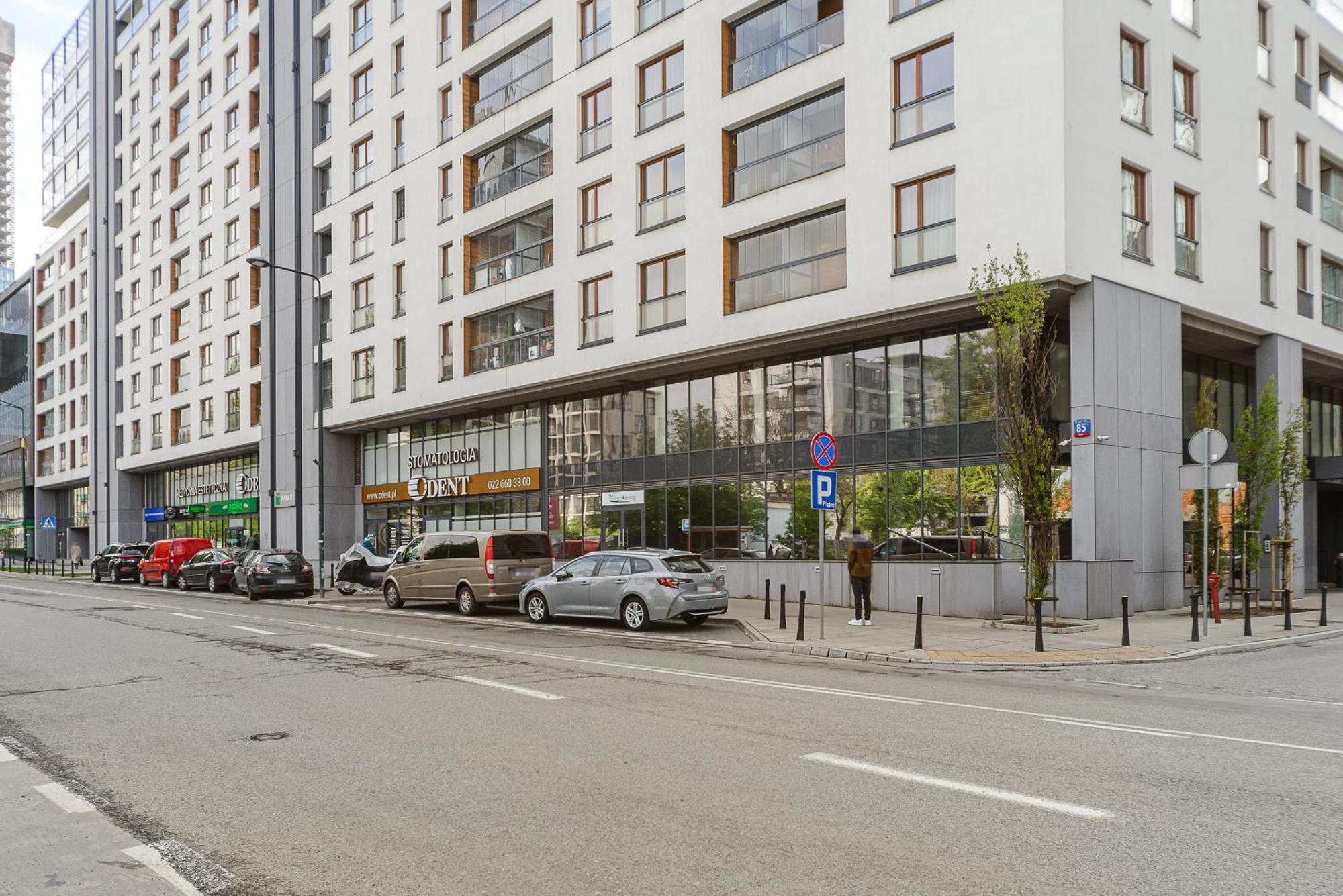 Cozy On Grzybowska Street With Parking *